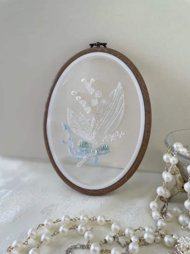 すずらんの刺繍